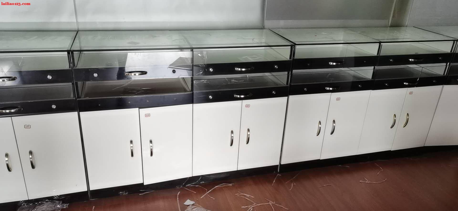 18个样品玻璃柜+12个样品高柜低价转让