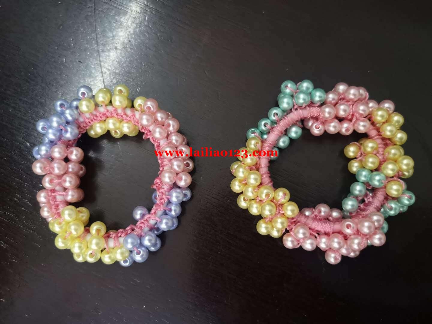 串珠编织手工活外发：如图发圈，寻找加工厂