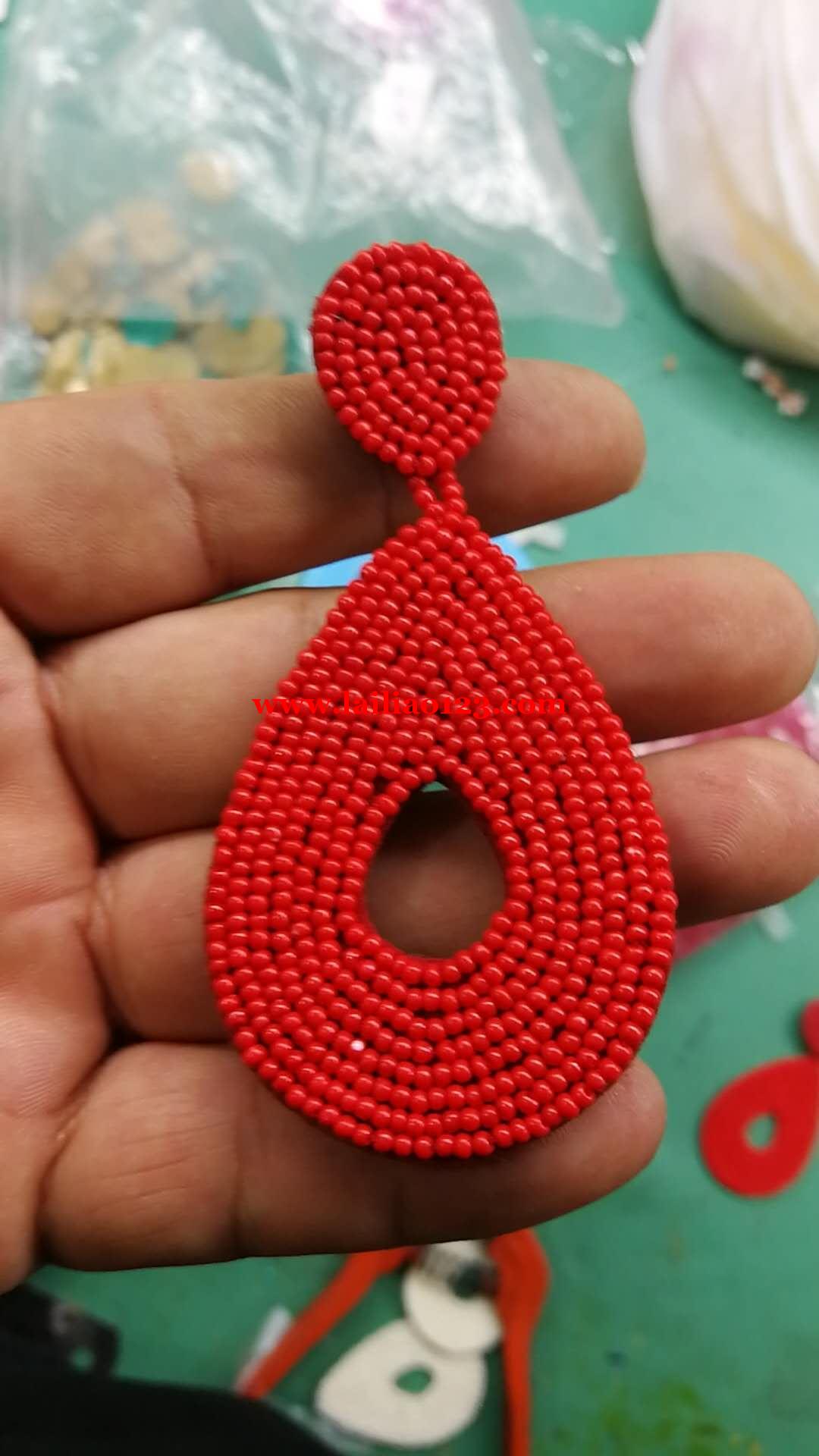 穿米珠编织耳环外发加工，如图，寻找加工厂