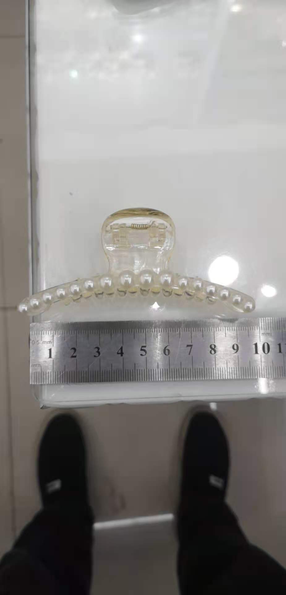 多款珍珠发爪外发加工：如图。量大，出货快