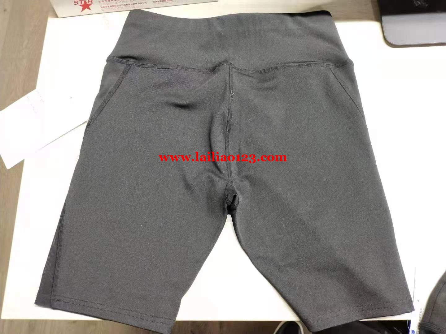 如图：公司长年大量瑜伽服饰外发加工，款式
