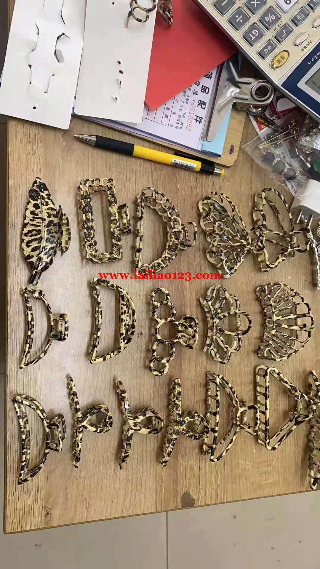 发夹印豹纹外发加工，如图，可以做的联系