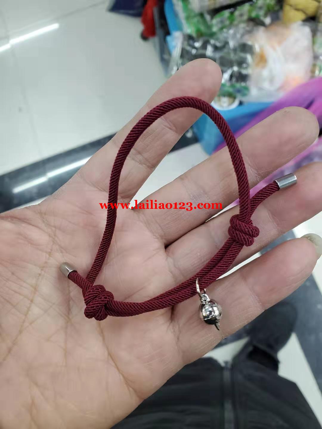 找能做此手链的加工厂，有货外发
