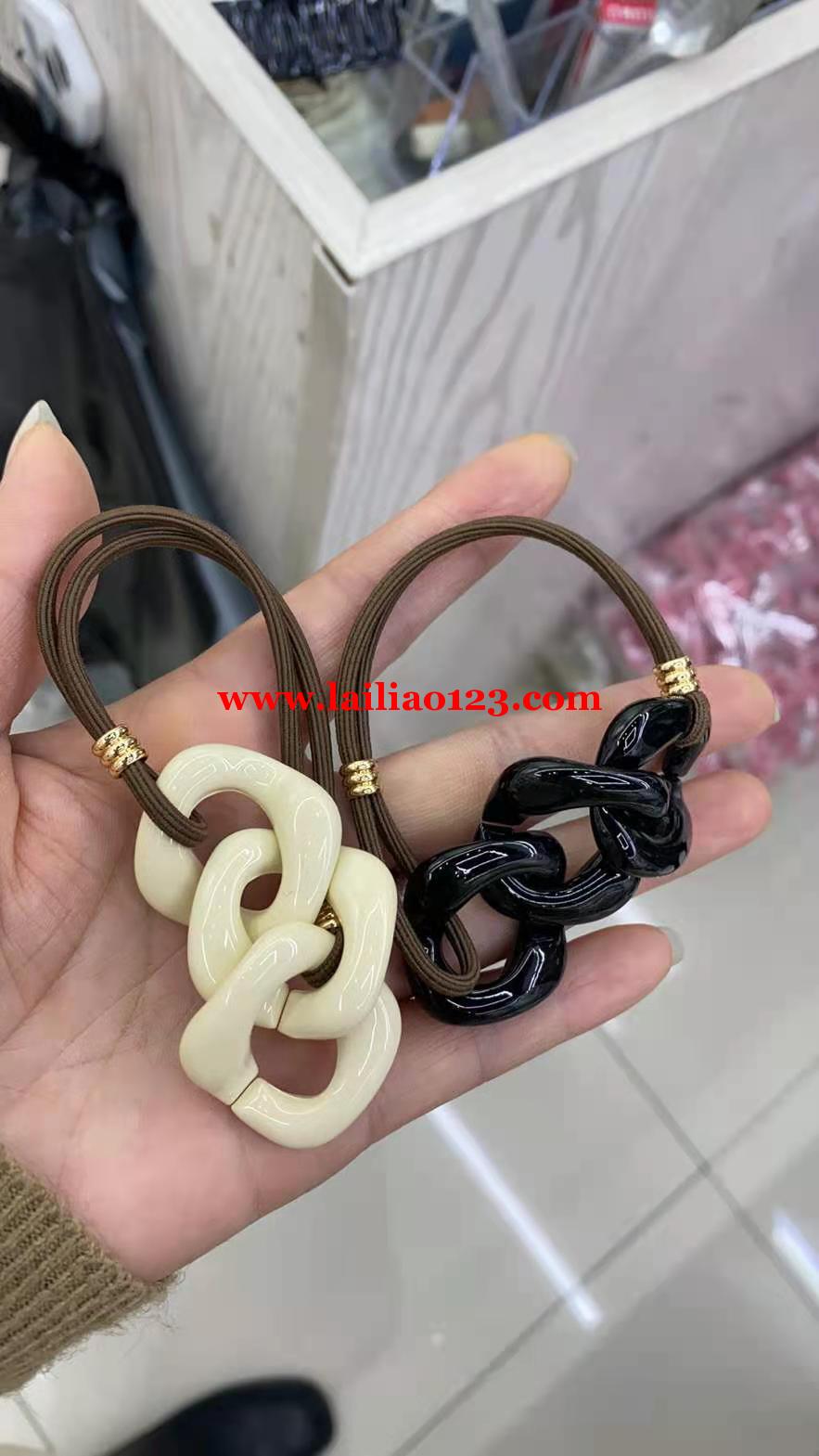塑料喷漆外发加工，有能做这种配件夹具的联