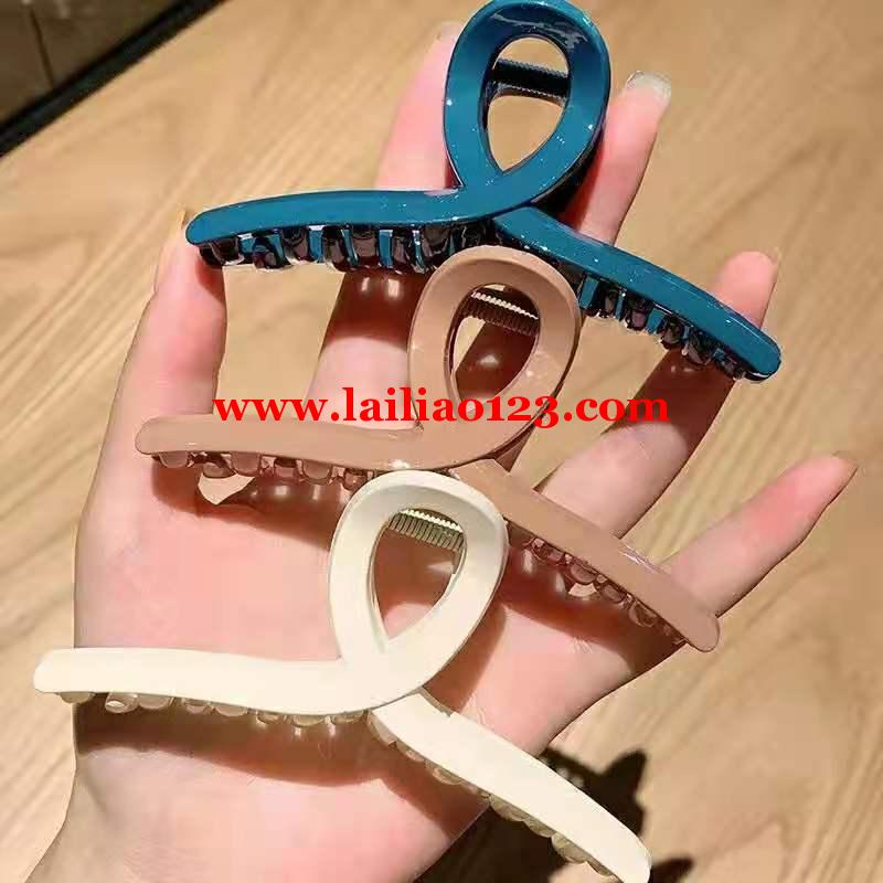 寻找生产如图上面饰品的厂家，能做的联系我