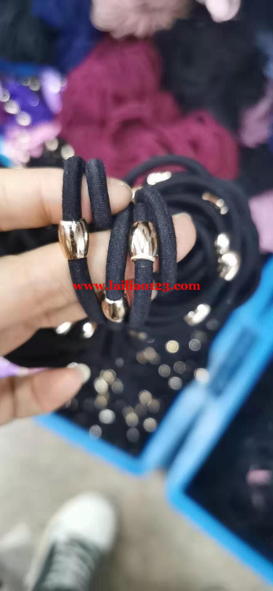 大量粘胶水外发，寻找粘胶水加工厂，一天可