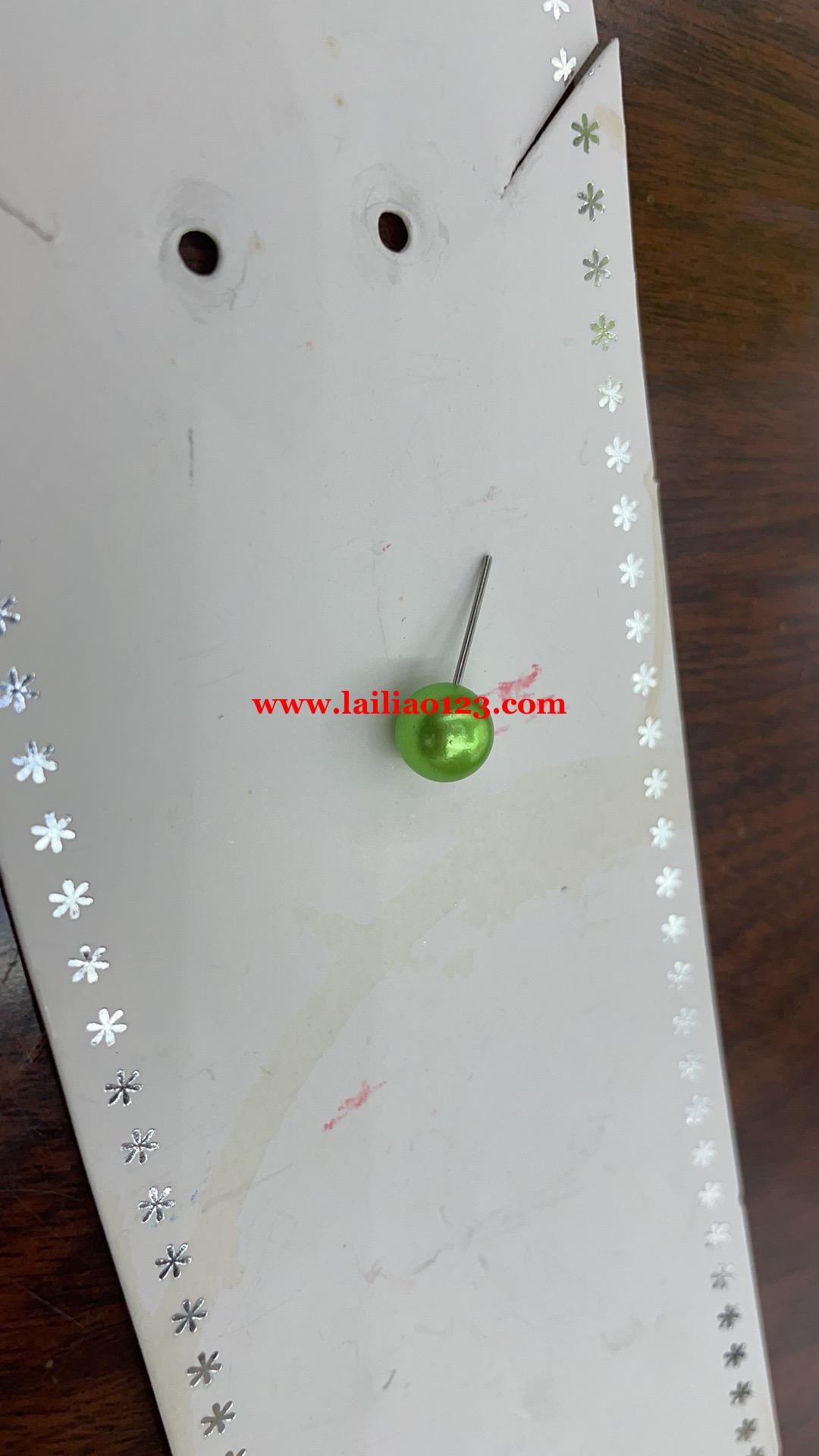 找如图，彩色珍珠耳钉厂家，量大，价格有优