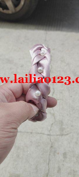 如图，有寻找机器打珍珠订单外发，18万条