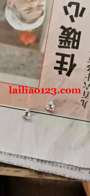 寻找现货，8ⅹ8三角玻璃尖底白色，我是温