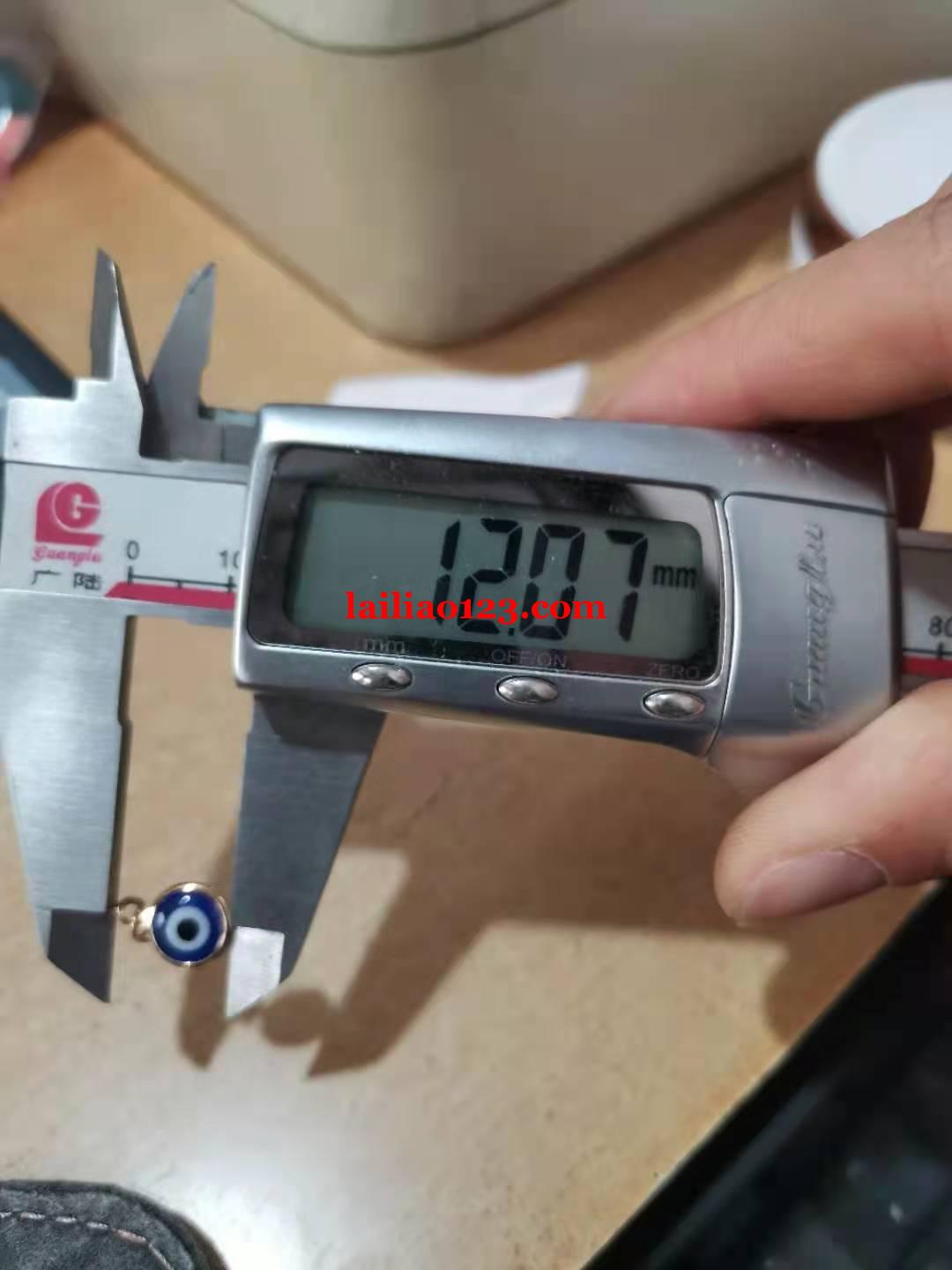 寻找琉璃厂家，数量2万个，联系详谈，长期