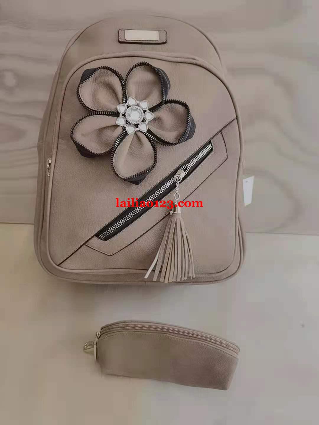 如图，箱包成品订单外发，寻求常年合作背包