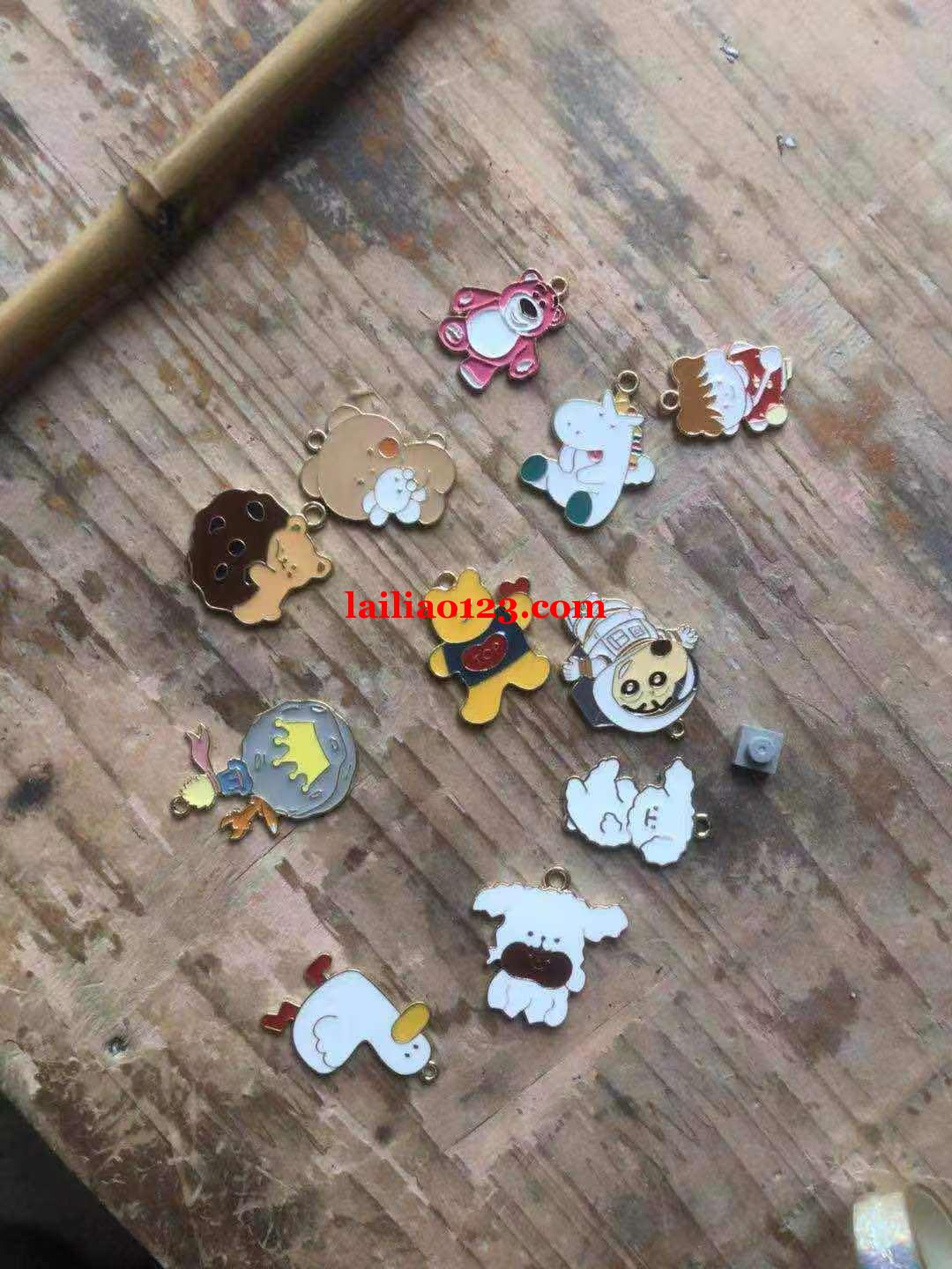 饰品订单，有图片款的吊坠，电话联系详谈