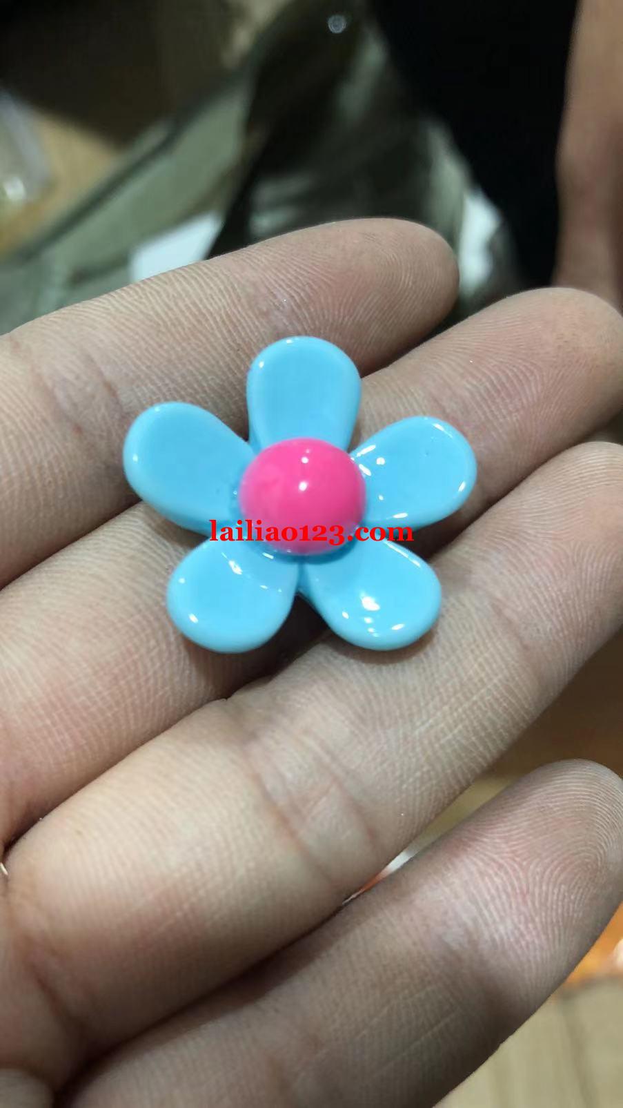 如图，这个谁有联系我，联系：小姐