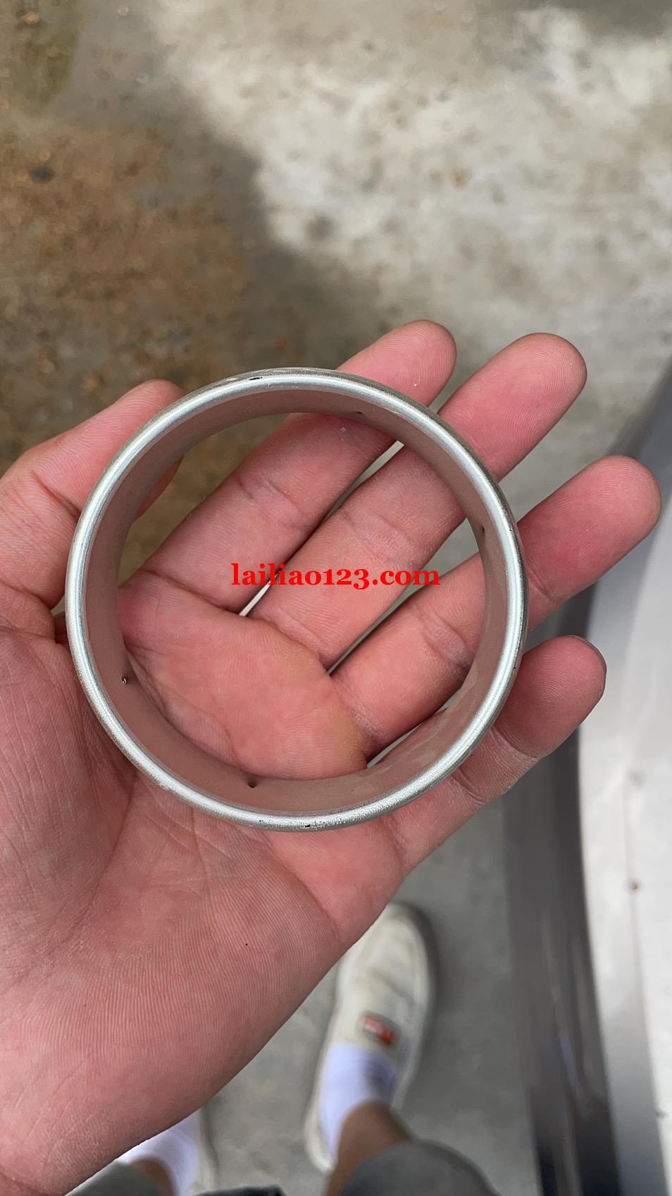 寻找相似亚克力手镯，颜色都可以，材料是塑