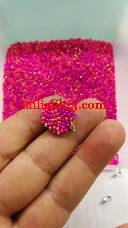 寻找手工工厂，寻找如图所示产品缝米珠产品