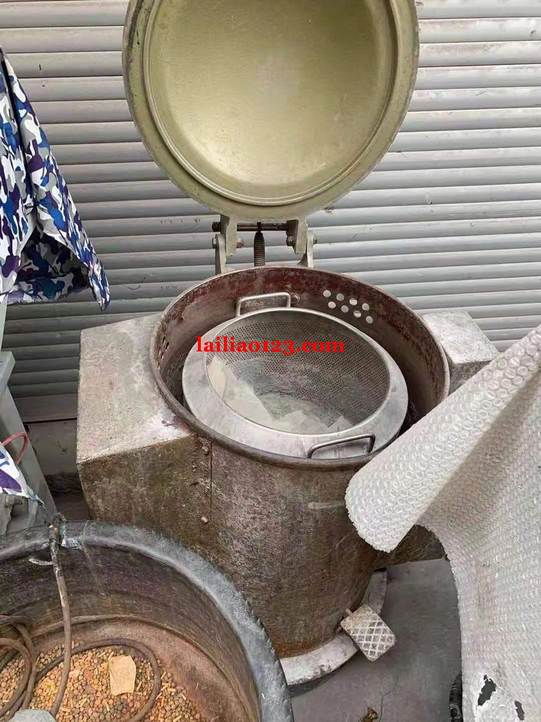 甩干机一台低价处理，有需要的联系我