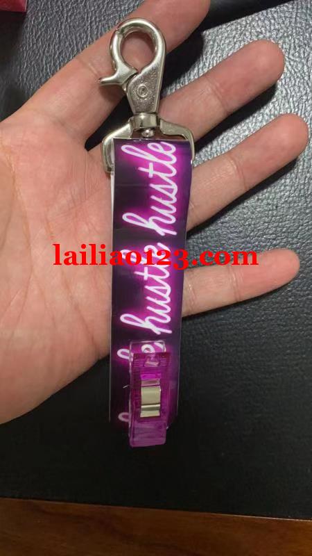 寻找能做这种钥匙链的工厂数量12000，