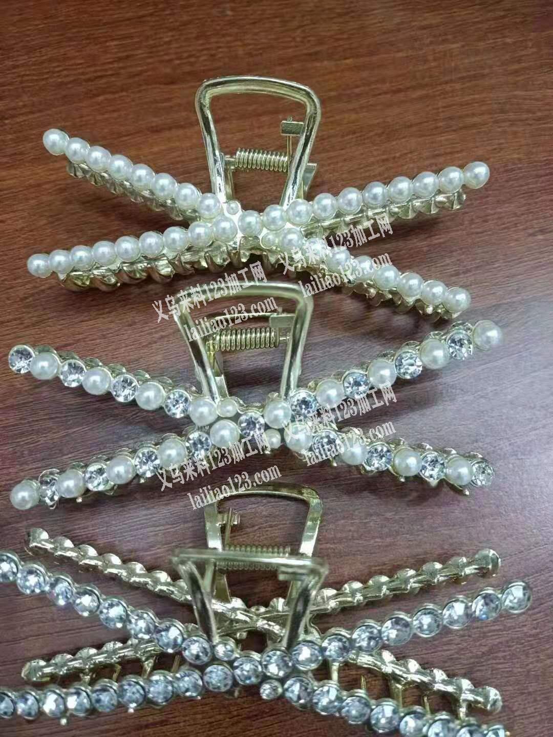 寻找压铸厂，有此款模具的联系我