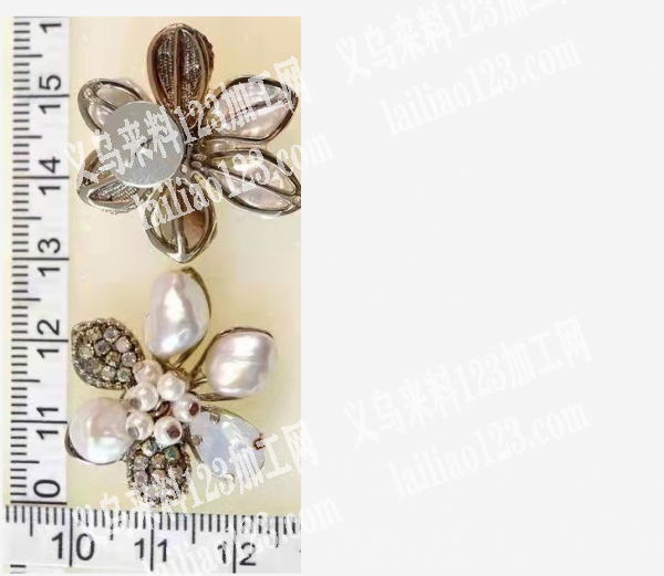 寻找生产如图花朵饰品的工厂合作，请联系详