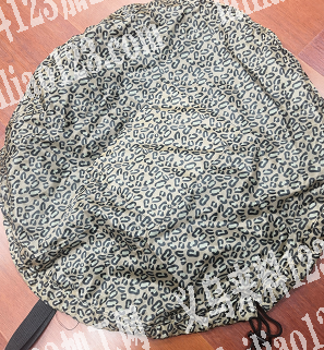 化妆包订单外发加工，如图，寻找箱包加工厂