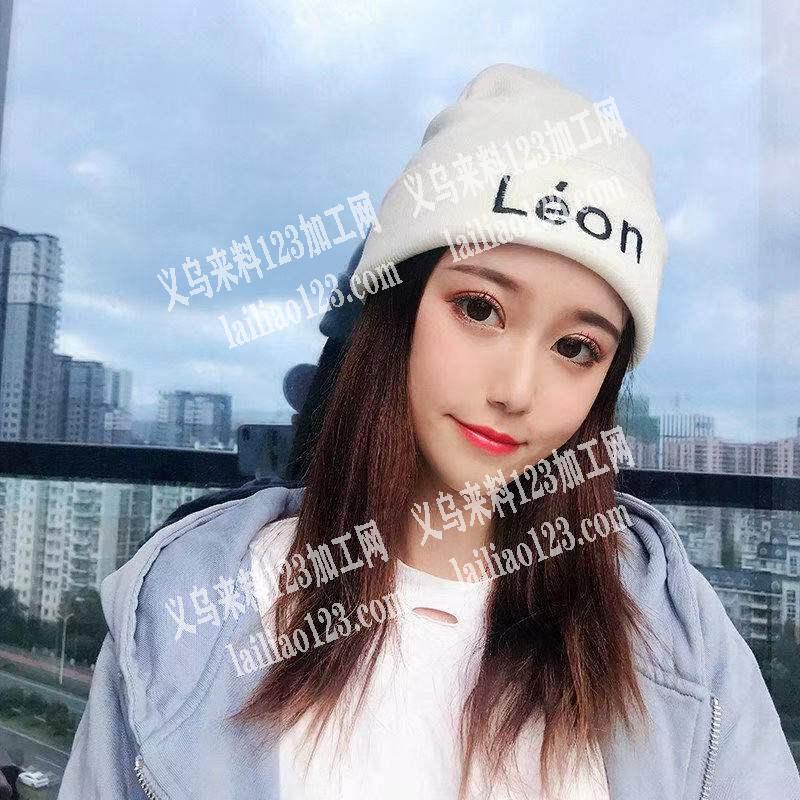 寻找图中这种帽子的厂家，有意者联系