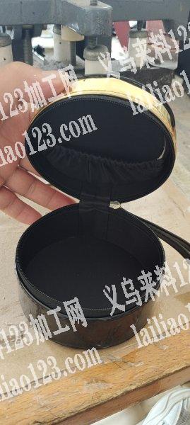 箱包外发有3万个，会做的工厂联系，电话联