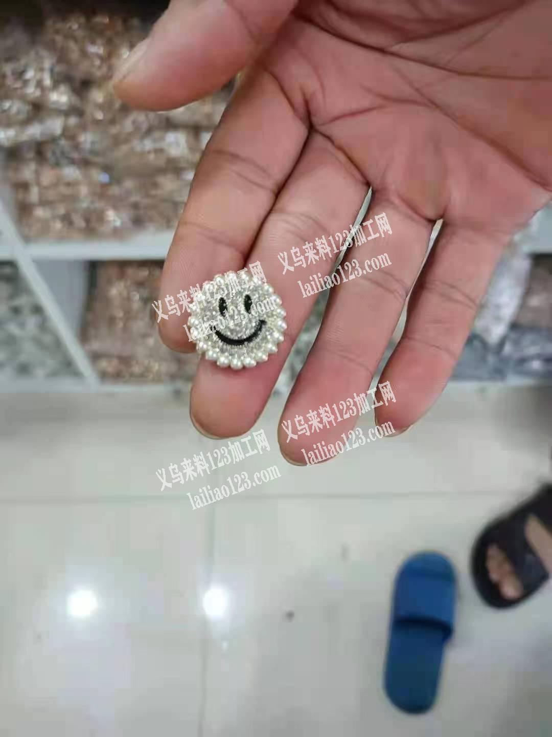 胸针订单外发，这个谁家有，如图，有意者联