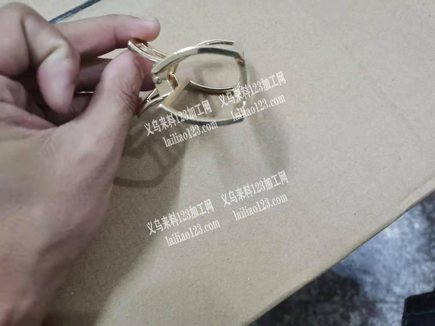 合金抓夹订单，如图，找这款夹子，8cm左