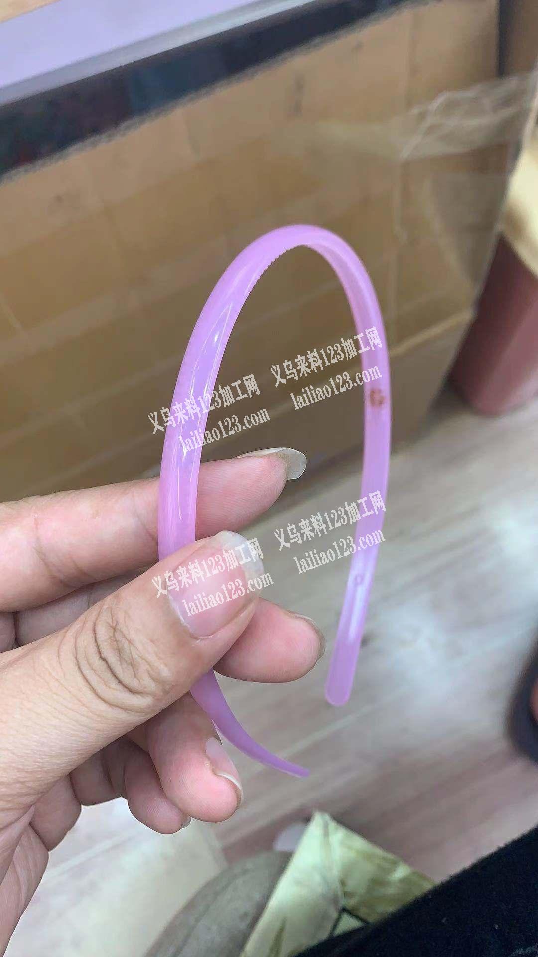 找能做这款扣头的工厂，实色和透明色，能做