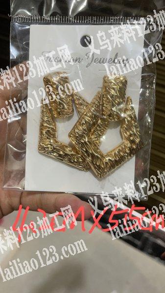 如图，找这款铁耳环，原材料有磨具的都可以