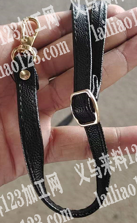 打肩带铆钉外发加工，数量两万个，能做的加