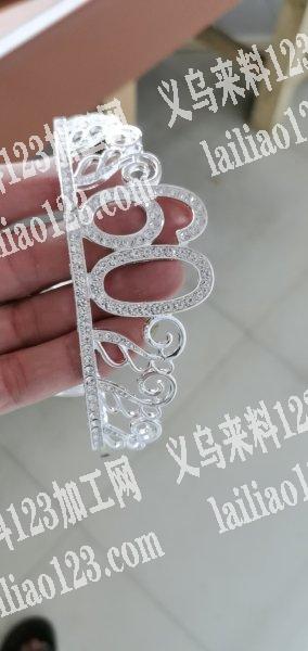 如图，寻找谁家有皇冠字母压铸的10.13