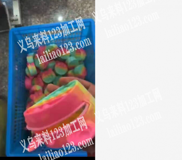 硅胶包车拉链外发加工，如图，数量10万左