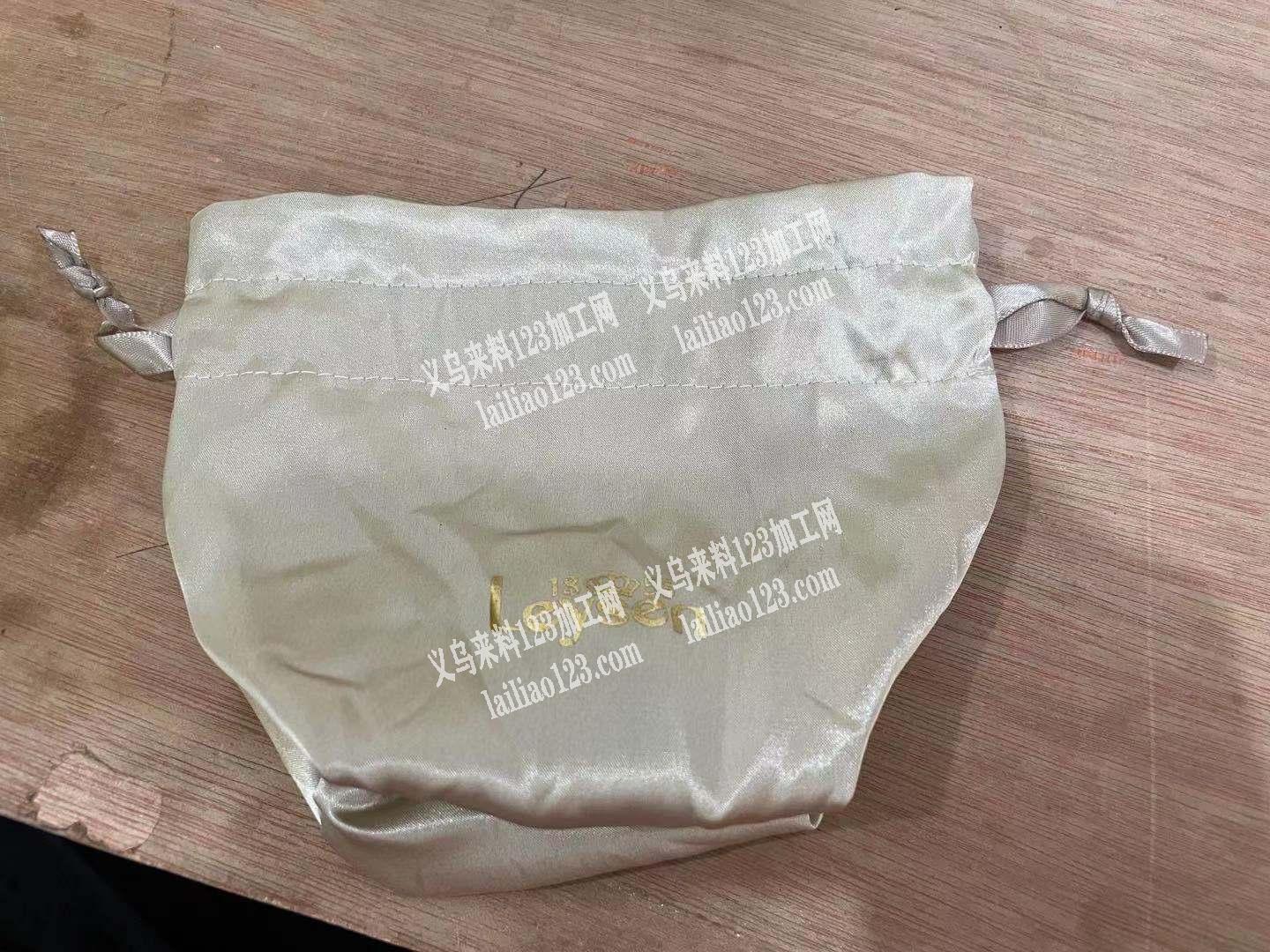 简单布艺束口袋外发加工，找加工厂，有货外