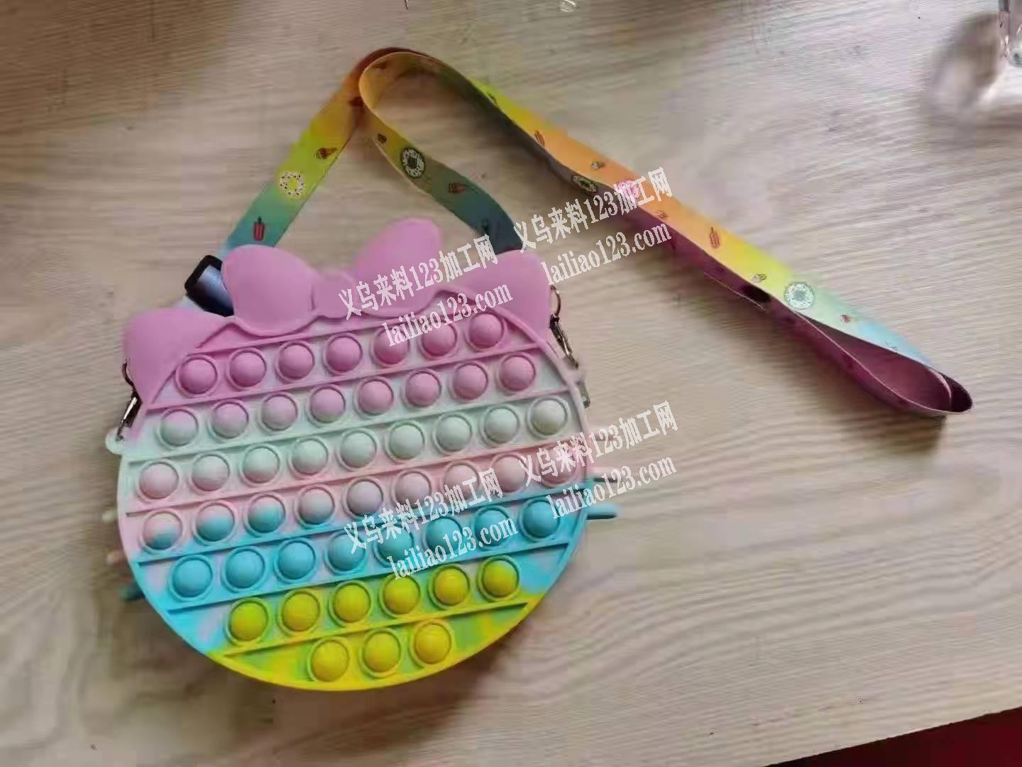 爆款灭鼠先锋包包订单，寻找厂家，最少10