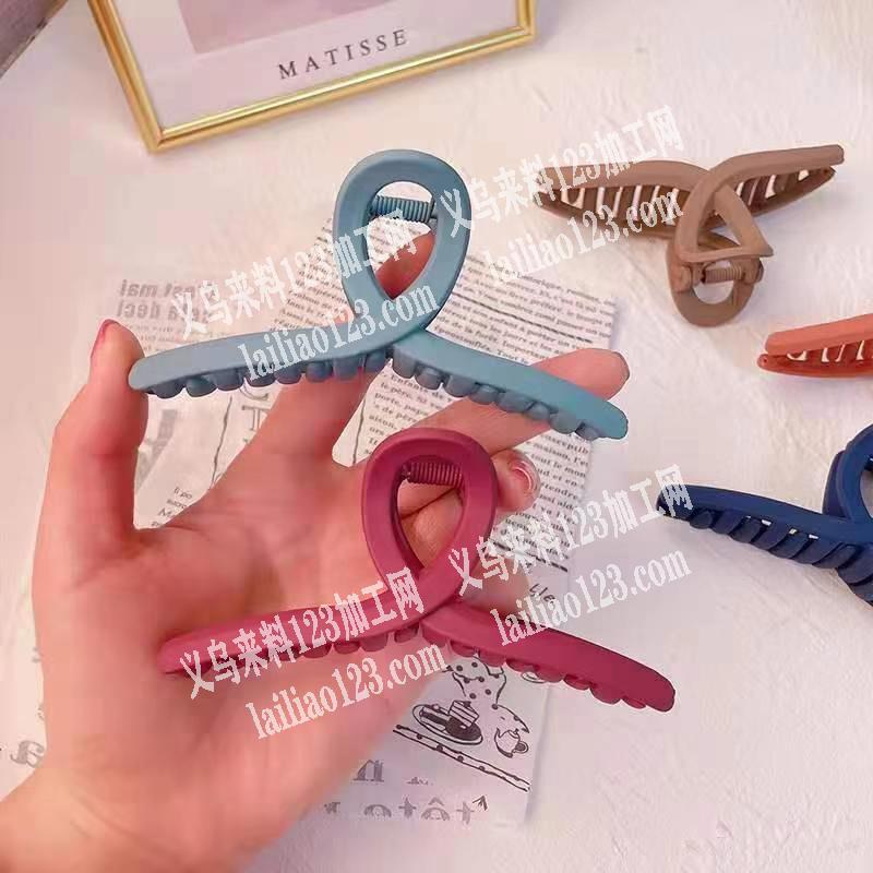 橡皮漆发夹。哪位老板有现货呢？义乌有现货