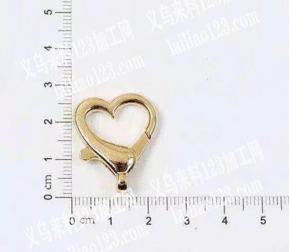 如图，找这款铜的龙虾扣，不要合金的，可以