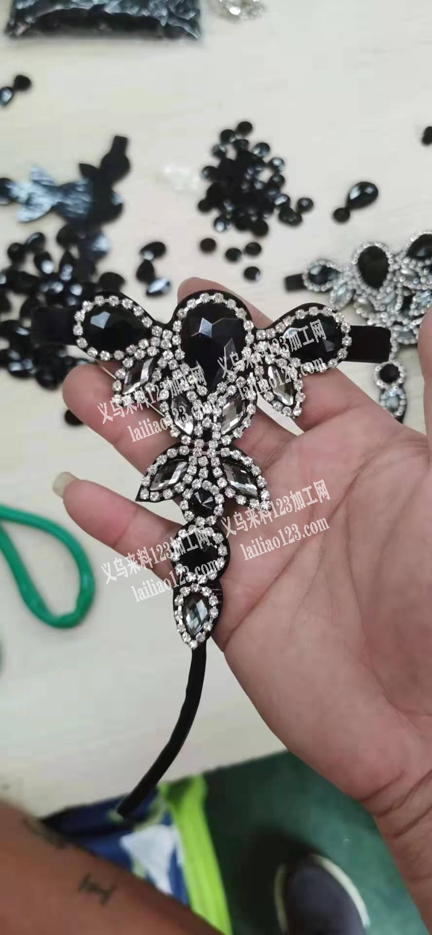 鞋面底部这种热熔胶贴，亚克力和爪链手工贴