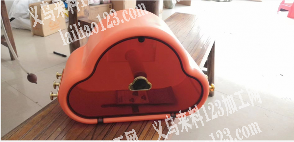 如图，云朵谁还有货，有的联系我