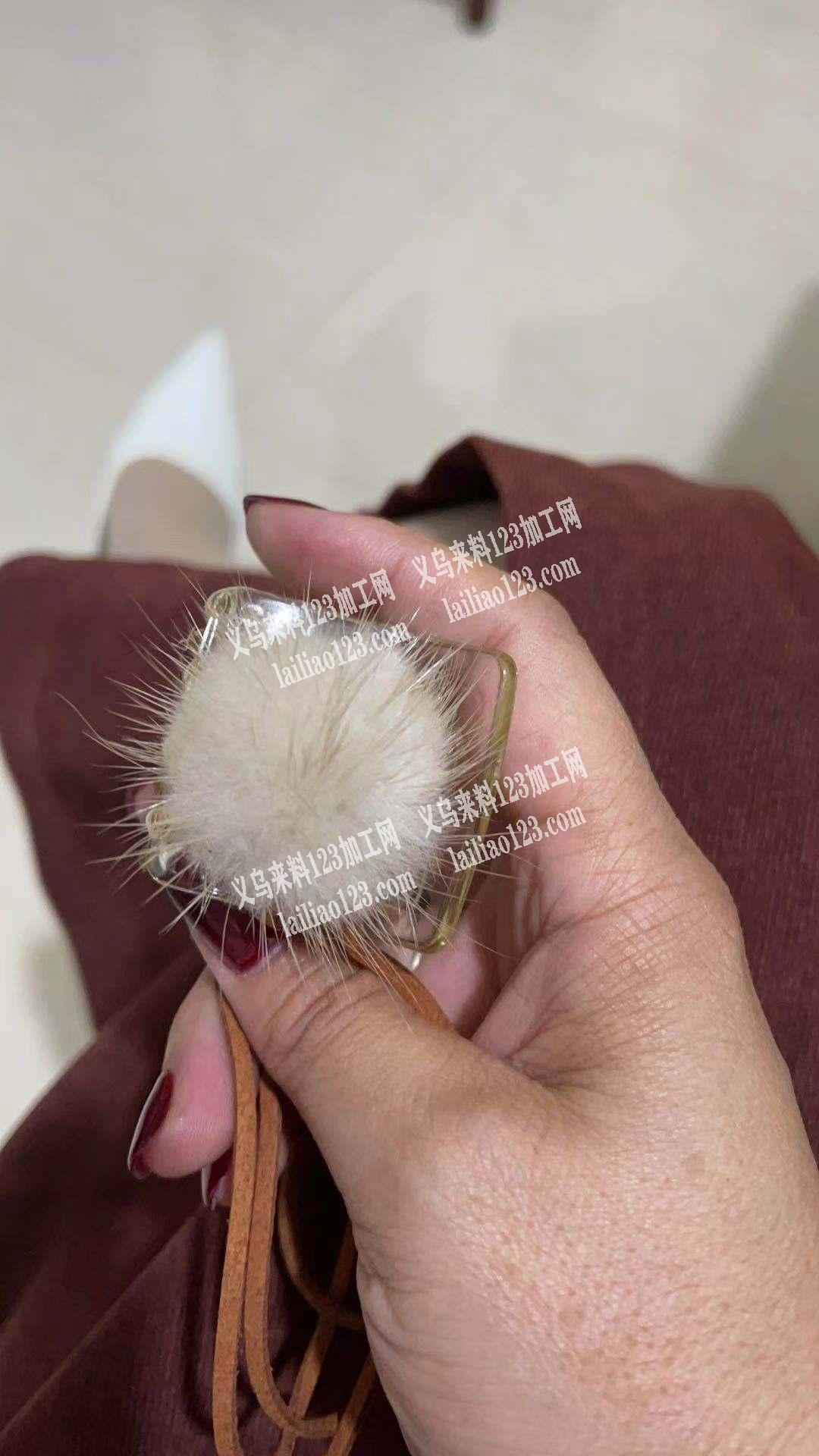 如图，找这个四公分夹子，可以做的联系