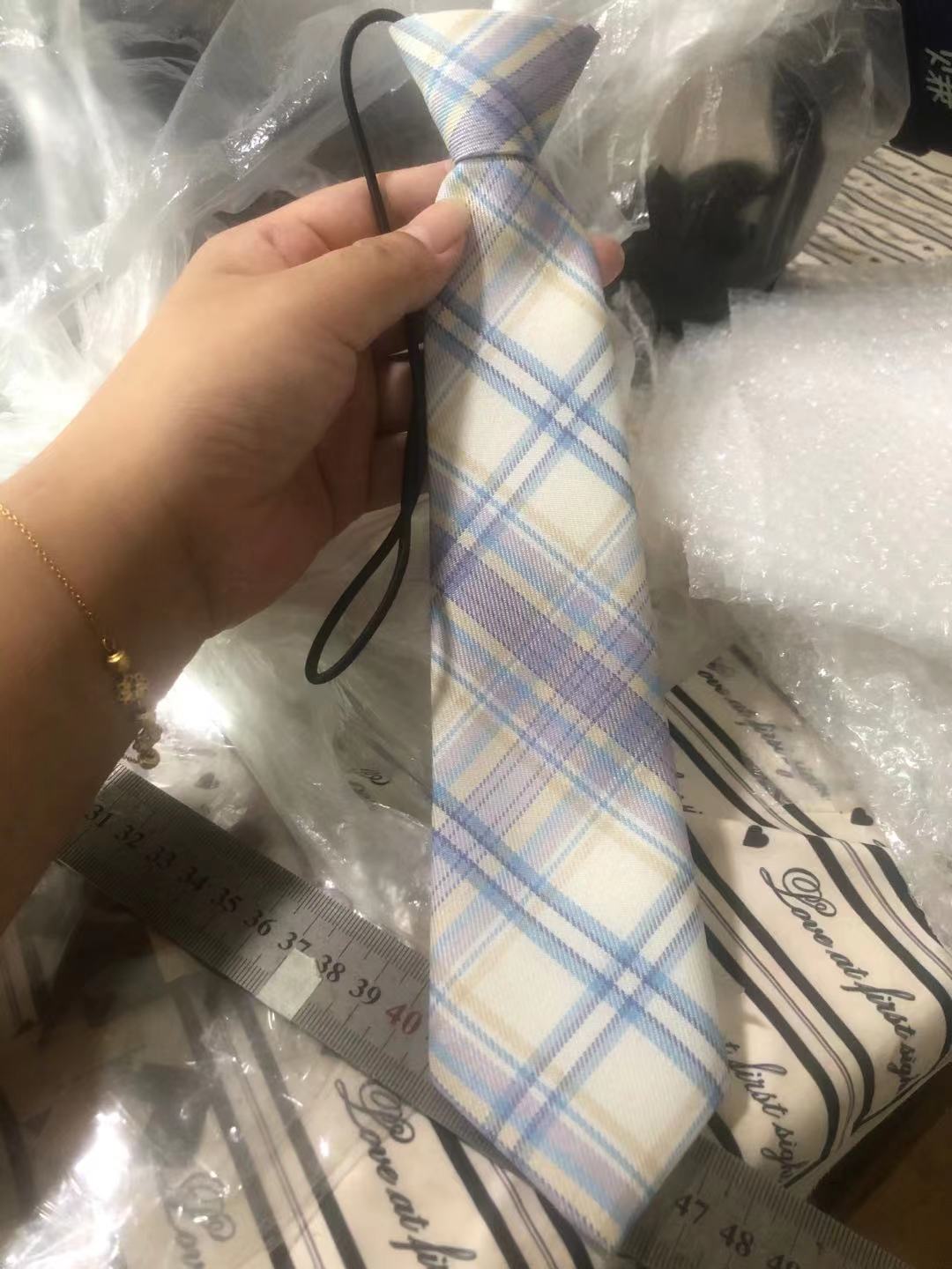 如图，找专业做领带的加工厂