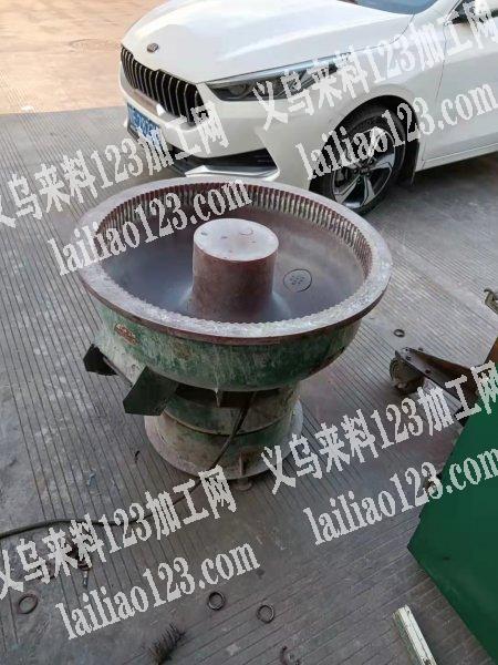 采购一台如图二手红皮振货滚筒，60升，不