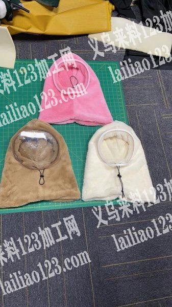 义乌毛绒头套外发​，如图
