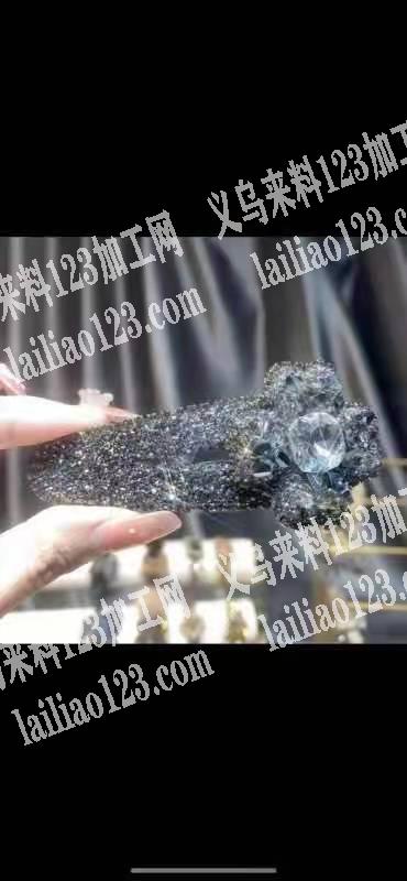 寻找头饰厂家，量大，是专业工厂的联系