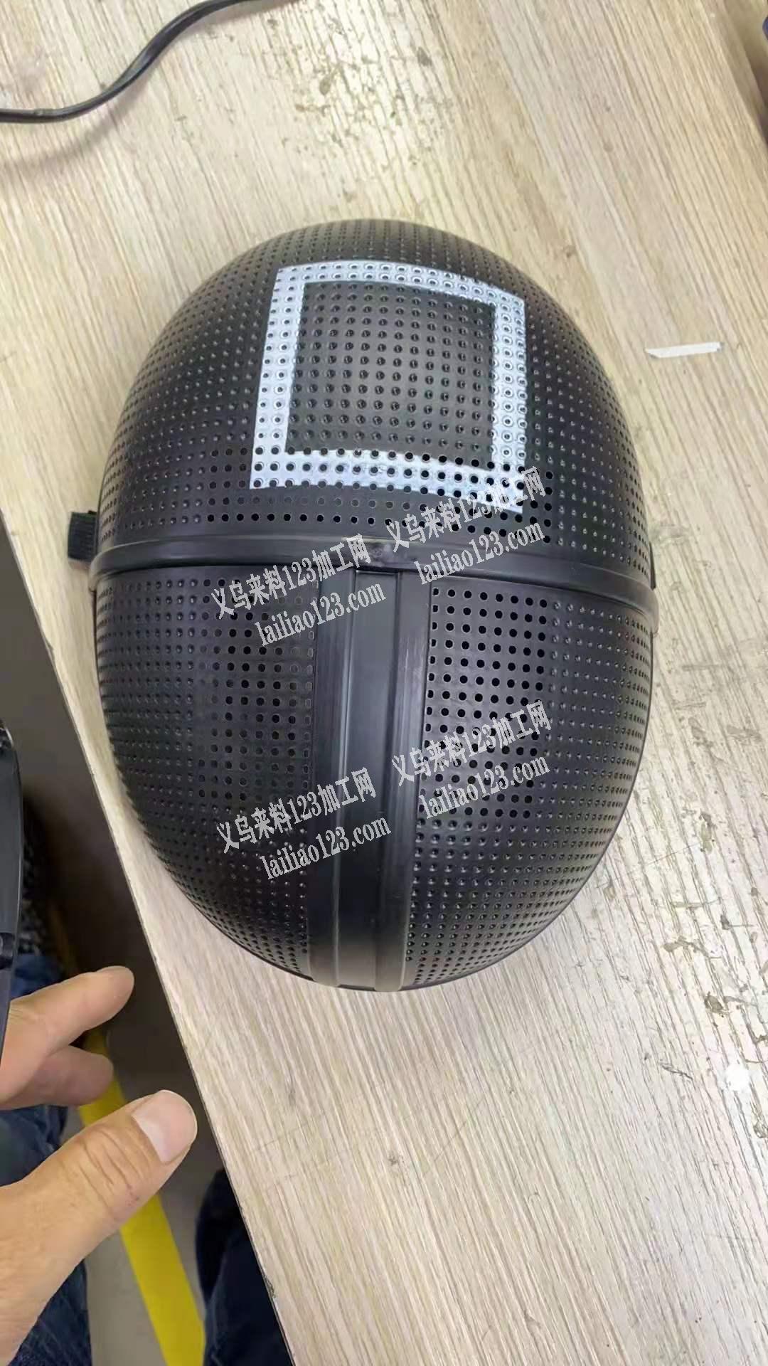 2万鱿鱼面具订单，寻找厂家，如图，塑料的
