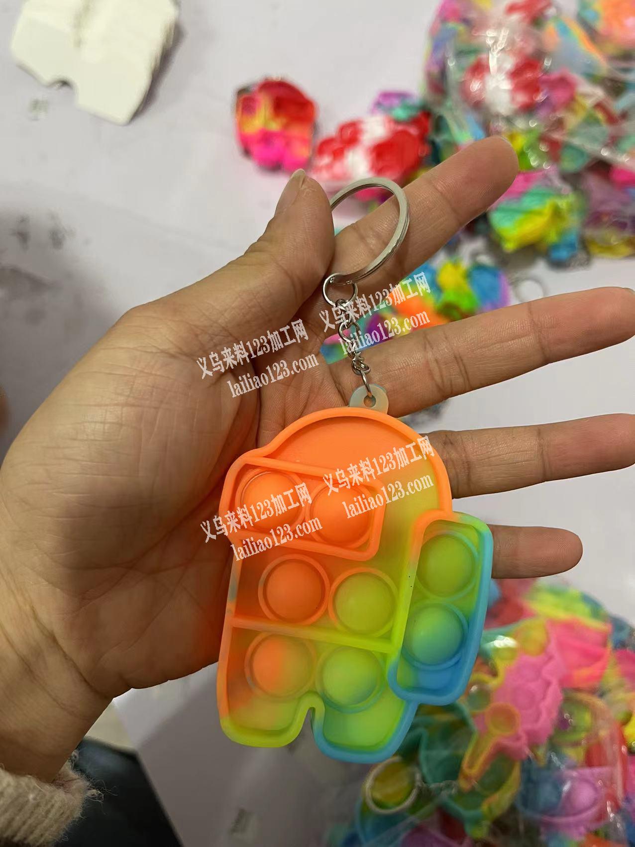 手工活外发，找挂圈加工厂，有几万个货单圈