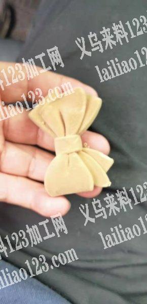 采购亚克力的大概18克左右，毛胚，数量一