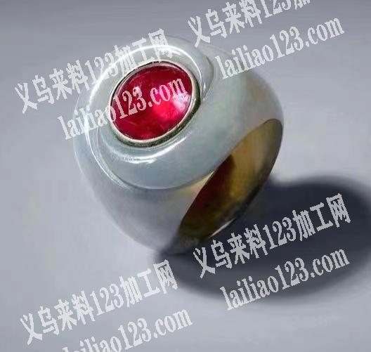 谁家有这类式产品.染色翡翠铜底，不锈钢也