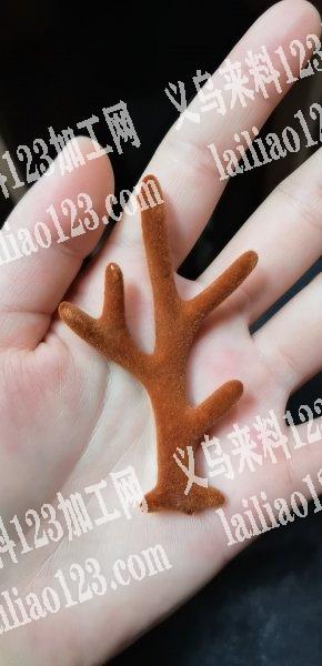 这个鹿角需要一万，联系详谈，长期合作