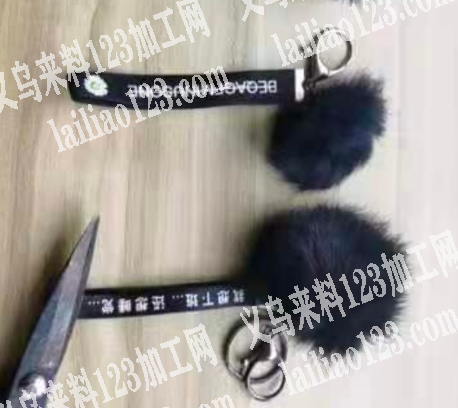 找服装铺料，裤子配件挂件铺料，有的具体联